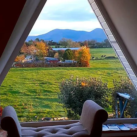 Annaswood & Tours Bed & Breakfast 4*