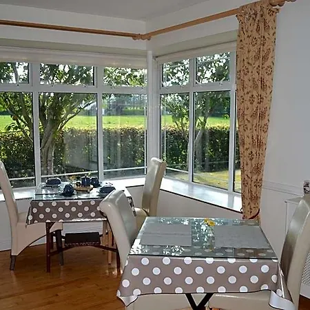Annaswood & Tours Bed & Breakfast Cahir