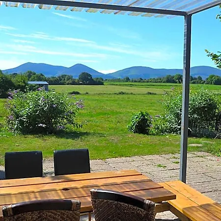 Bed & Breakfast Annaswood & Tours Cahir