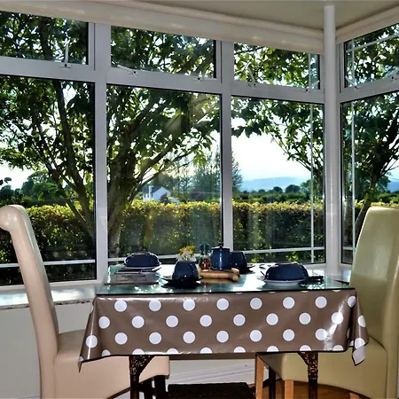 Bed & Breakfast Annaswood