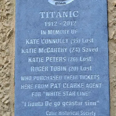 Annaswood & Tours