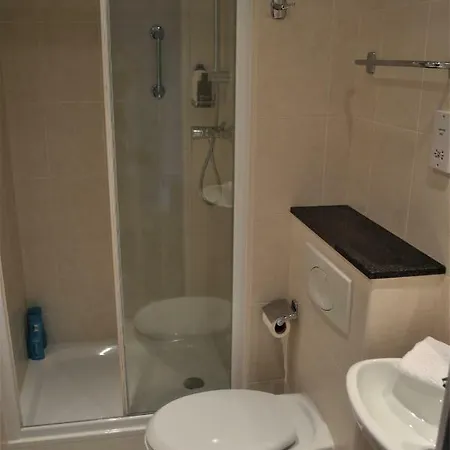 Alojamento de Acomodação e Pequeno-almoço Annaswood 4*